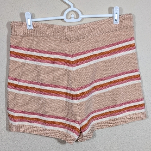 'Sun Seeker in Snow Lotus' Muted Neutral Chenille Striped Shorts NWT - Picture 3 of 6